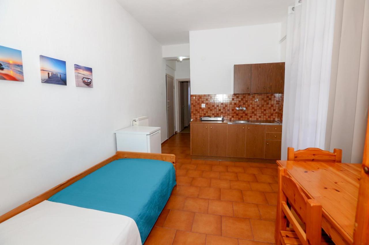 Athina Apartments Kato Korakiana Exterior photo